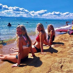 Meet your Posher, Addy